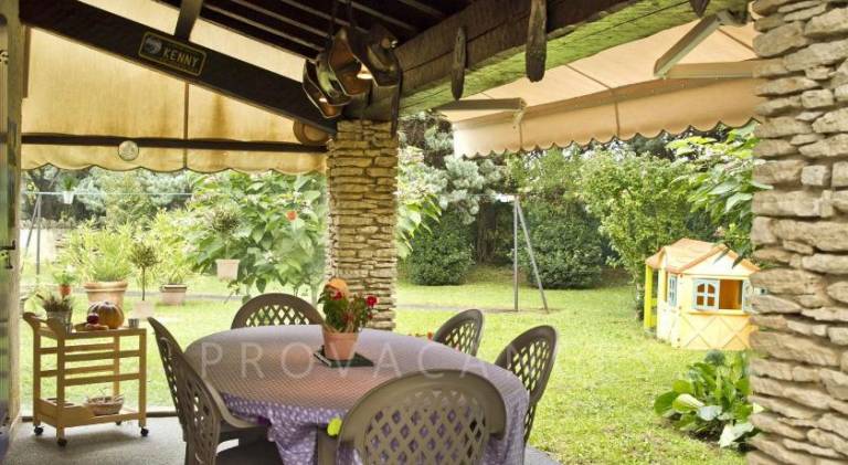 Villa with pool — photo 4