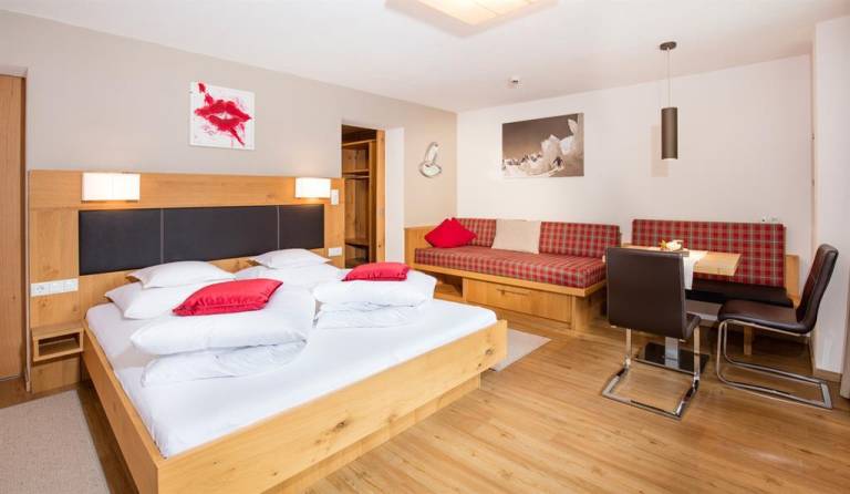 Holiday apartment with terrace & sauna in Soelden