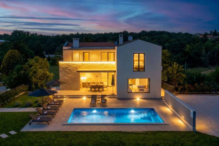 Ferienhaus in Kringa, Tinjan für max. 10 Personen, Ferienhaus in Kringa, Tinjan für max. 10 Personen,