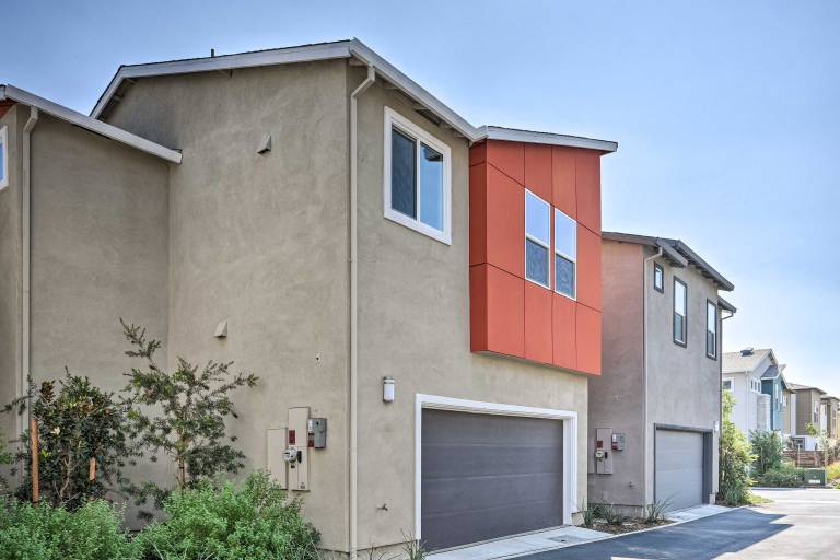 Pet-Friendly Elk Grove Retreat w/ Balcony! — photo 3