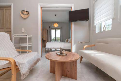 Vacation home with patio & yard in Zakynthos