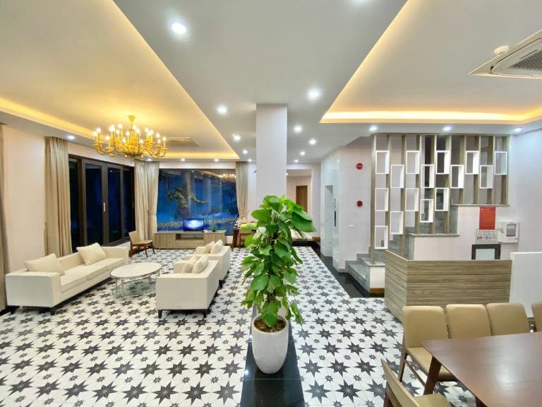 Villa with pool, garden & barbecue | Dogs allowed in Ha Long