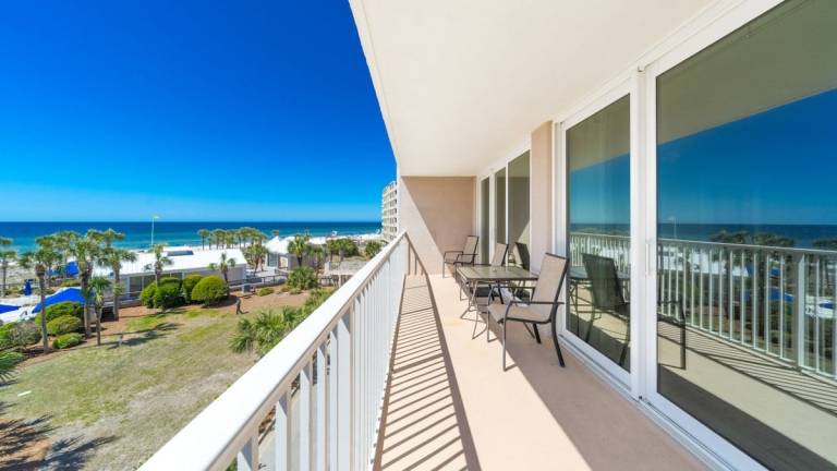 Child-friendly lovely condo with heated pool | Sea view | Beach nearby | Dogs allowed — photo 3