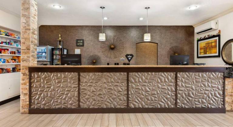 Best Western Plus Eagleridge Inn & Suites — photo 4