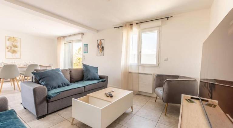 Fully equipped wonderful house with patio, private pool & yard | Good for workation | Pets are welcome — photo 2