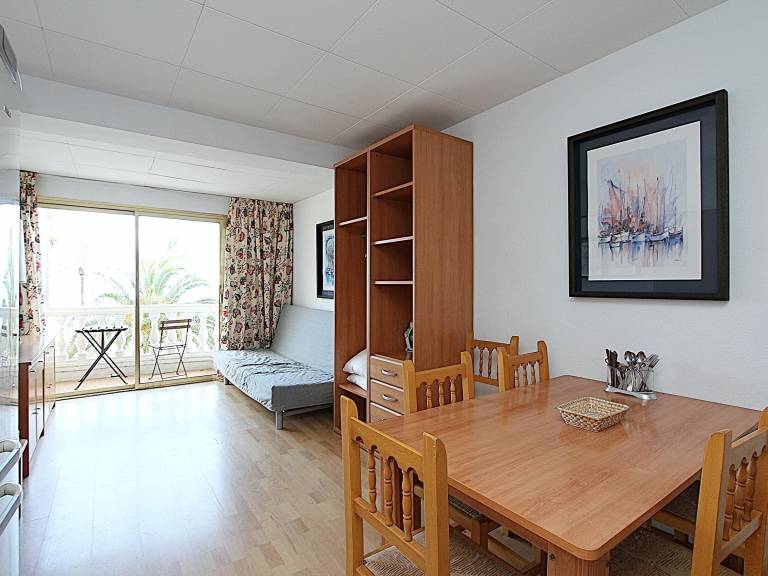 Holiday apartment with 2 rooms for 6 persons — photo 3