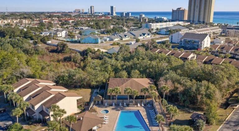Beachwalk 10B by AvantStay PCB Condo Across From the Beach Pool Tennis Court — photo 4