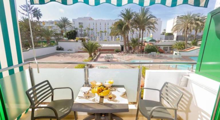 Solymar - apartamento junto a las dunas y Yumbo, WiFi veloz in San Bartolomé de Tirajana