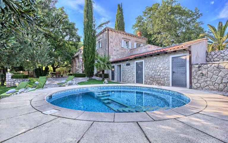 Fully equipped villa with private pool, yard & barbeque | Pool view | Pets allowed in Dubrovnik
