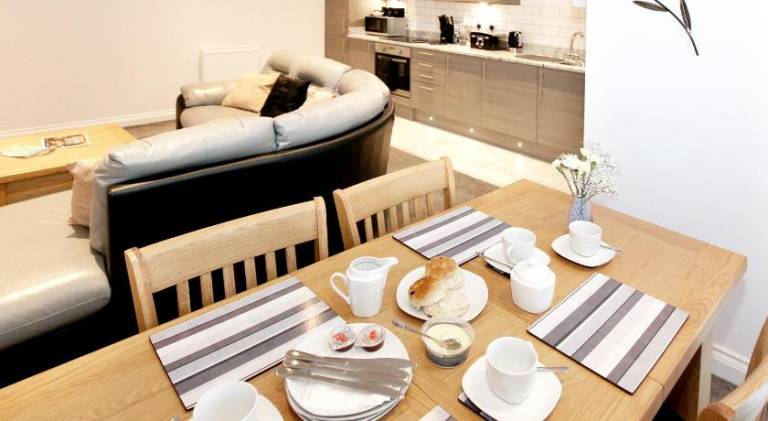 Austen's Luxury Apartments — photo 3