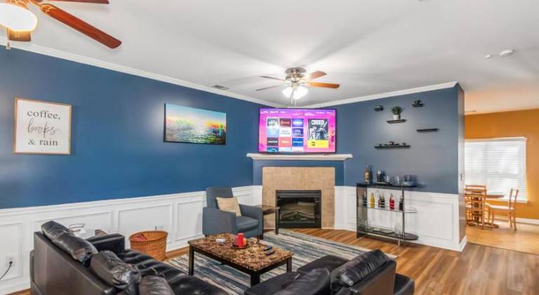 Vacation home | Suitable for remote work | Dogs allowed in Atlanta, GA