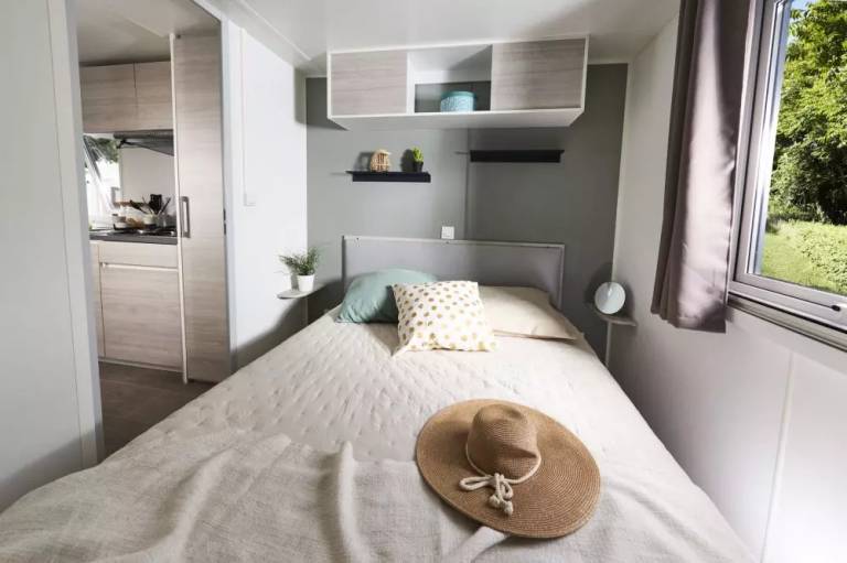 Camping Ferme Pedagogique de Prunay - Super EVO - 3 bedrooms - Semi-covered terrace - Air conditioning & dishwasher included! 6 people — photo 3