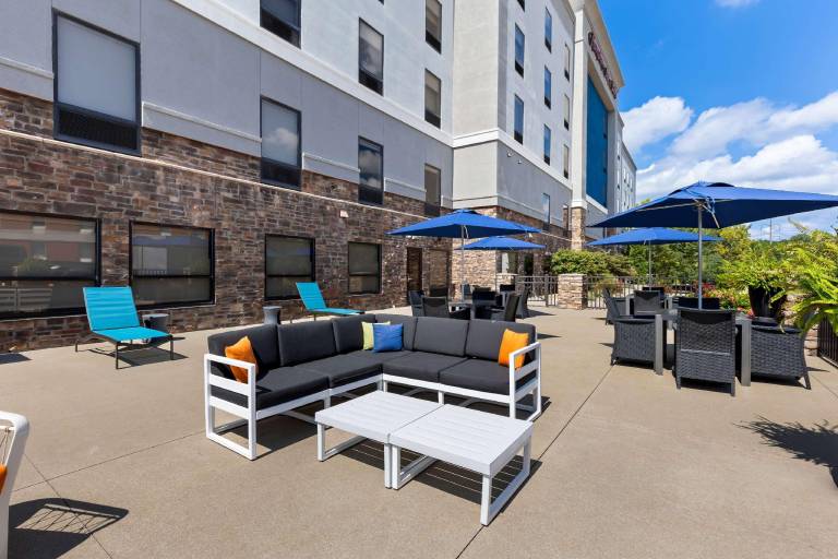 Hampton Inn & Suites Canton — photo 3