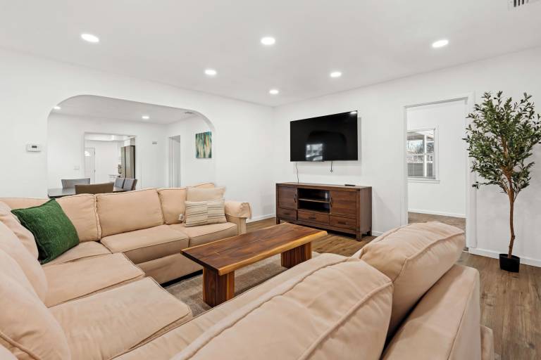 House Highland Knolls