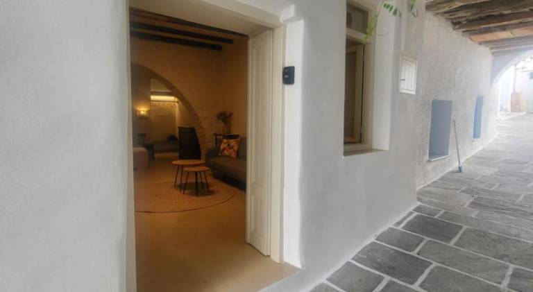House | Pets allowed — photo 3