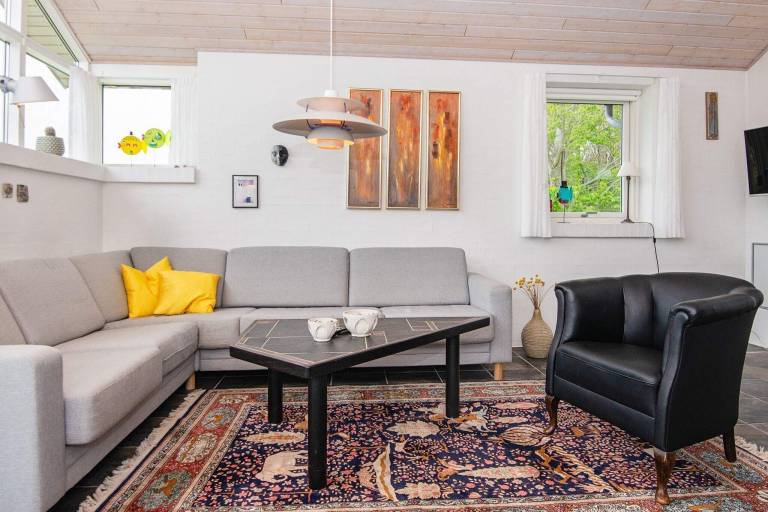 Fully equipped vacation home with patio | Next to the beach | Pets are welcome — photo 4
