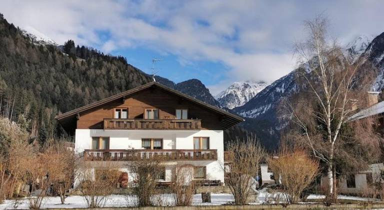 Holiday apartment with 2 rooms for 5 persons — photo 2