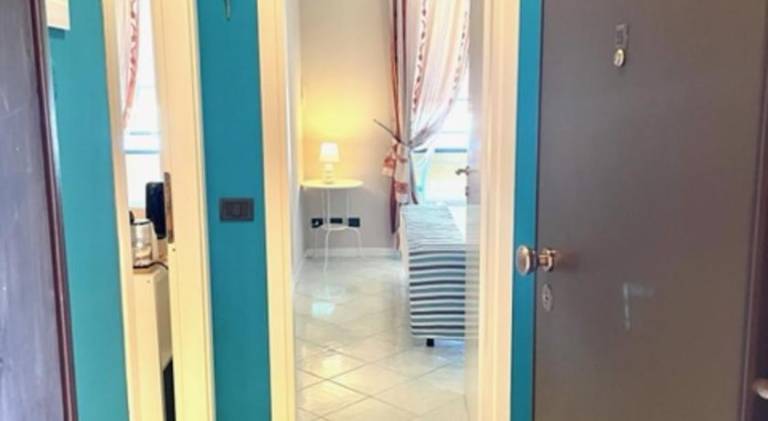 Apartment with pool — photo 4