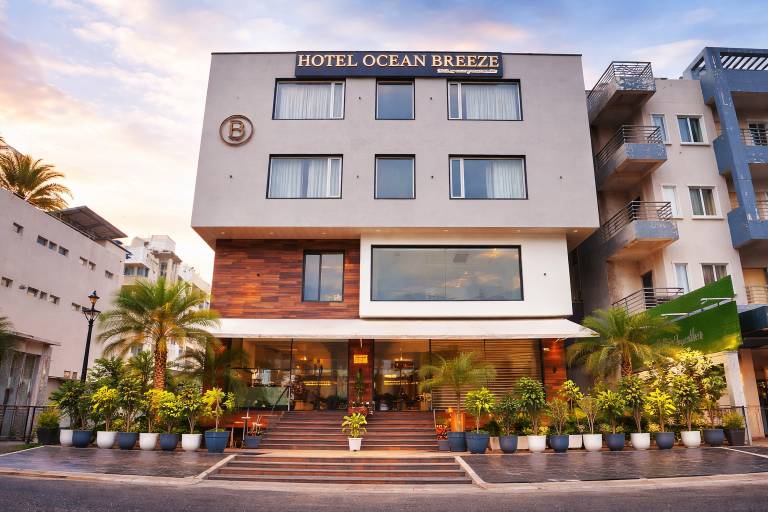 HOTEL OCEAN BREEZE, Bhopal in Bhopal
