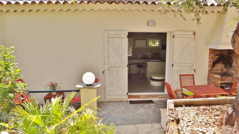 Vacation home with garden, patio & BBQ | Mountain view — photo 5