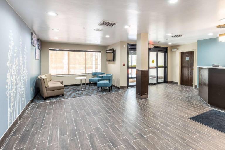 Sleep Inn & Suites Tallahassee-Capitol — photo 2
