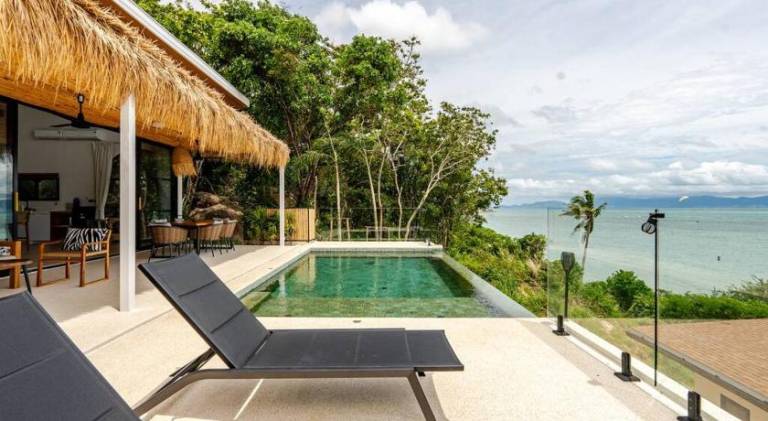 Villa with terrace & pool — photo 3