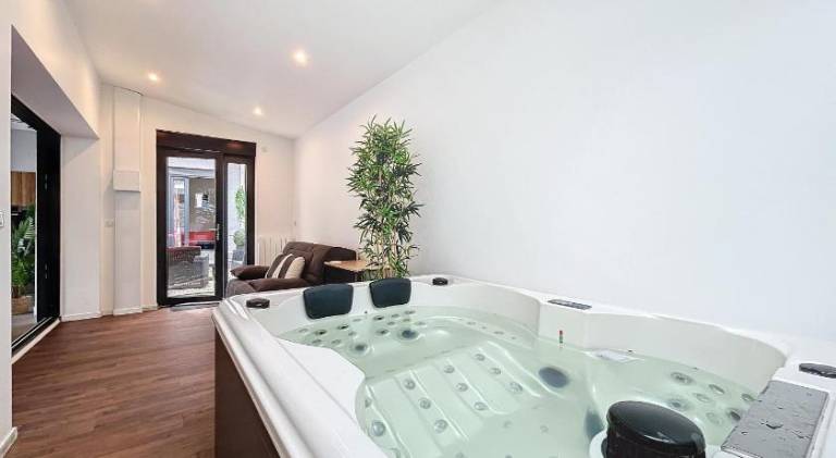 LOFT Terrasse avec SPA proche centre historique — photo 5