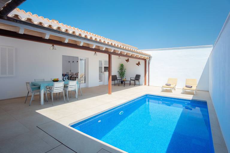 180 m&sup2; Villa