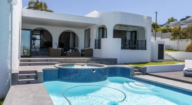 300 m&sup2; Villa
