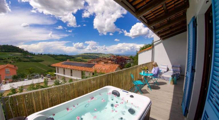 Lovely villa with pool & hot tub | Dogs allowed — photo 2
