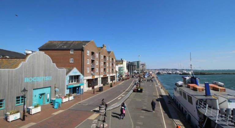 Vacation home with 3 rooms for 6 persons in Poole