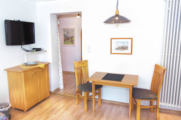 Holiday apartment with pool, patio & yard | Nature view | Pet-friendly — photo 3
