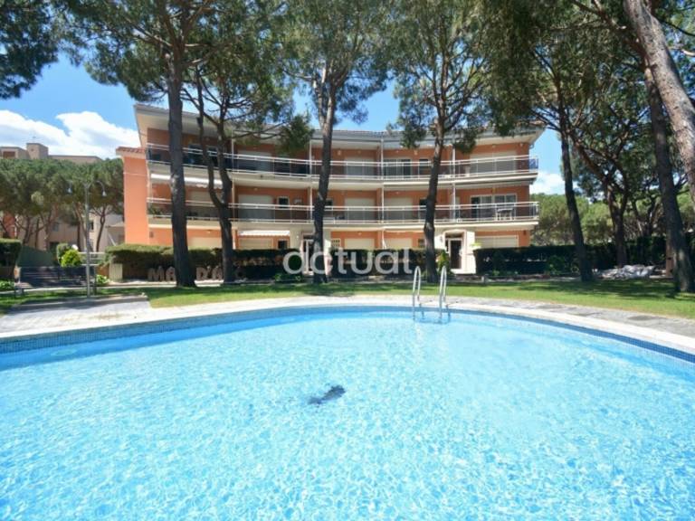 Rental apartment with barbeque, pool & yard in Castell-Platja d'Aro