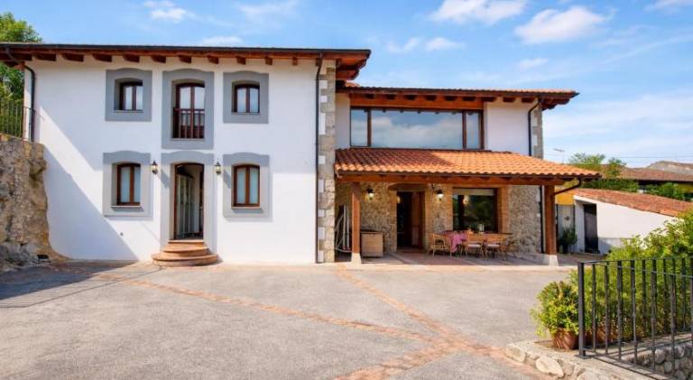 Casa Llanes con Jardin, Vistas y Barbacoa – Maruja in Llanes