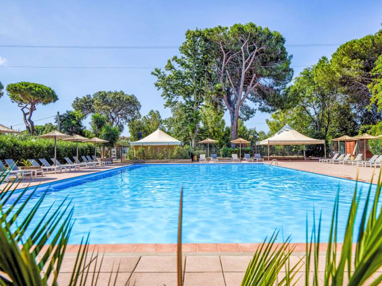 Vacation home with patio & pool | Pets are welcome — photo 3