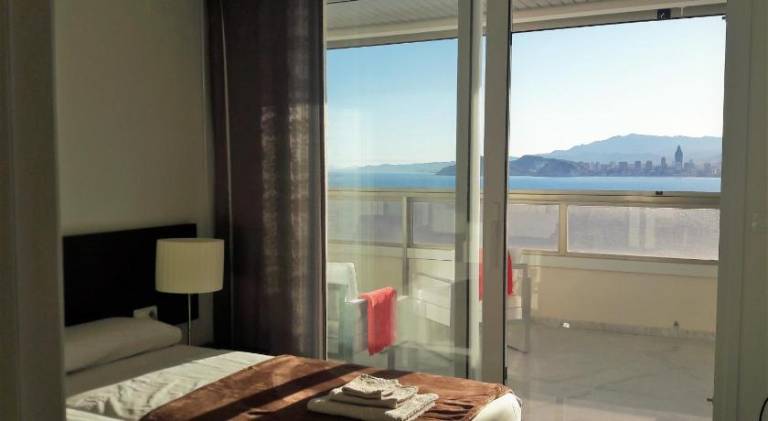 Apartment with pool — photo 2