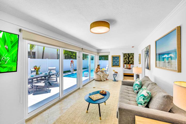 Family-oriented charming vacation home with hot tub, private pool & grill | Next to the beach | Dogs allowed — photo 3