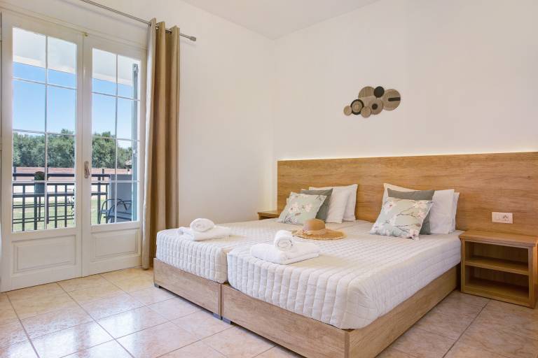 Holiday Apartment "Tropical 4" with Shared Garden, A/C & Wi-Fi in Zakynthos