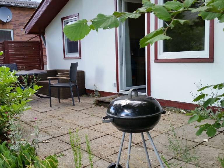 Fully equipped apartment with terrace, grill & yard | Pets are welcome — photo 3