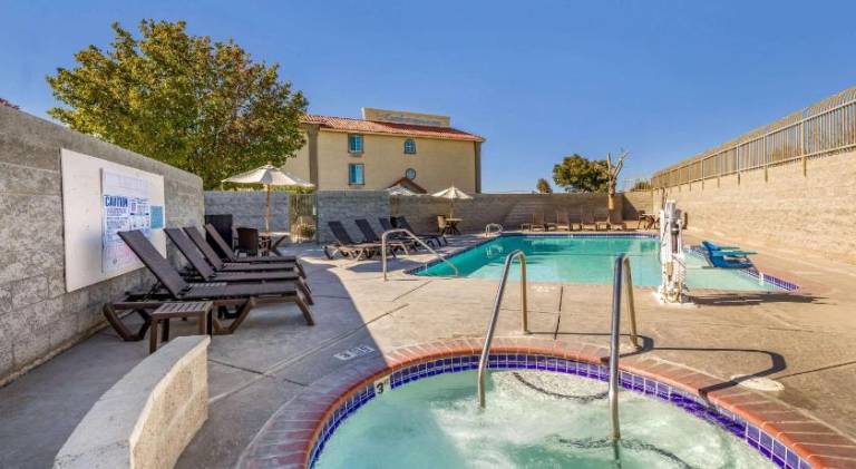 Comfort Inn & Suites Lancaster Antelope Valley — photo 5