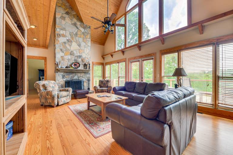 Secluded Cove & Fire Pit: Lake Wedowee Getaway — photo 5