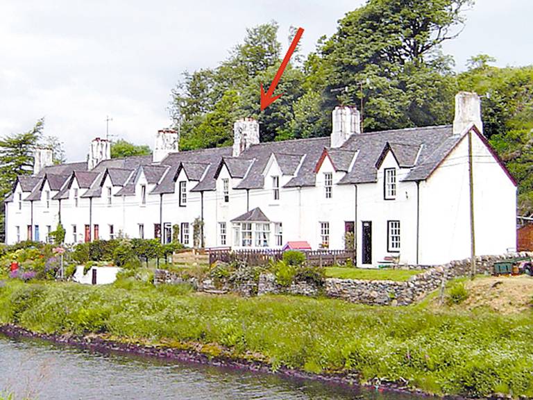Cottage with garden in Lochgilphead