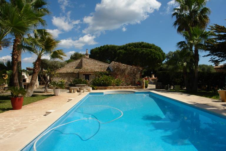 House with barbeque, patio & private pool — photo 5