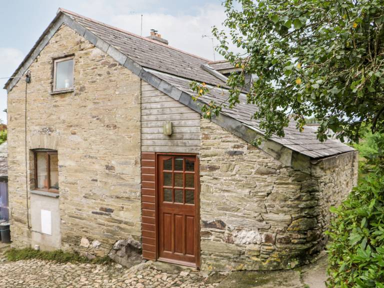 Family-oriented wonderful cottage with garden | Pet-friendly in Cornwall, ON