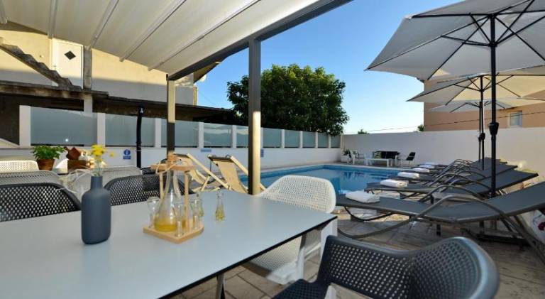 Holiday apartment with BBQ, garden & private pool | Close to the beach | Good for workation | Pets allowed — photo 3