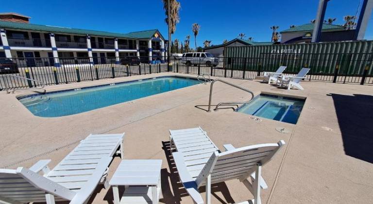 Days Inn by Wyndham Safford, AZ — photo 5