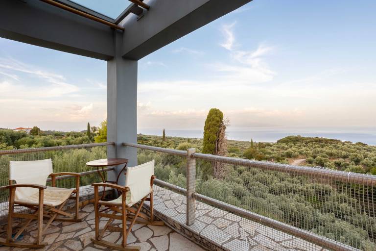 Stone Farmhouse in Groves Sea & Mountain Views