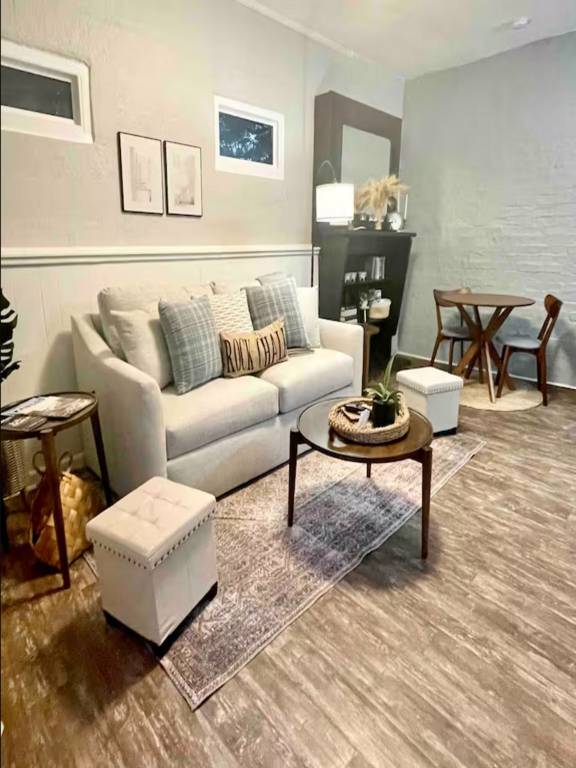 Apartment Lawrence