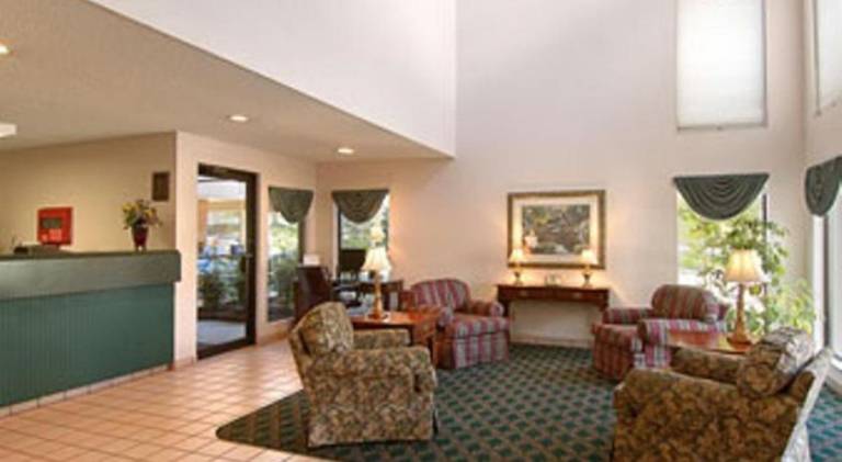 Days Inn by Wyndham Wytheville — photo 3