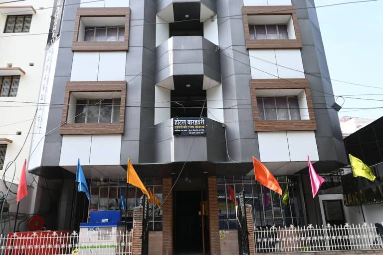 Hotel Barahdari